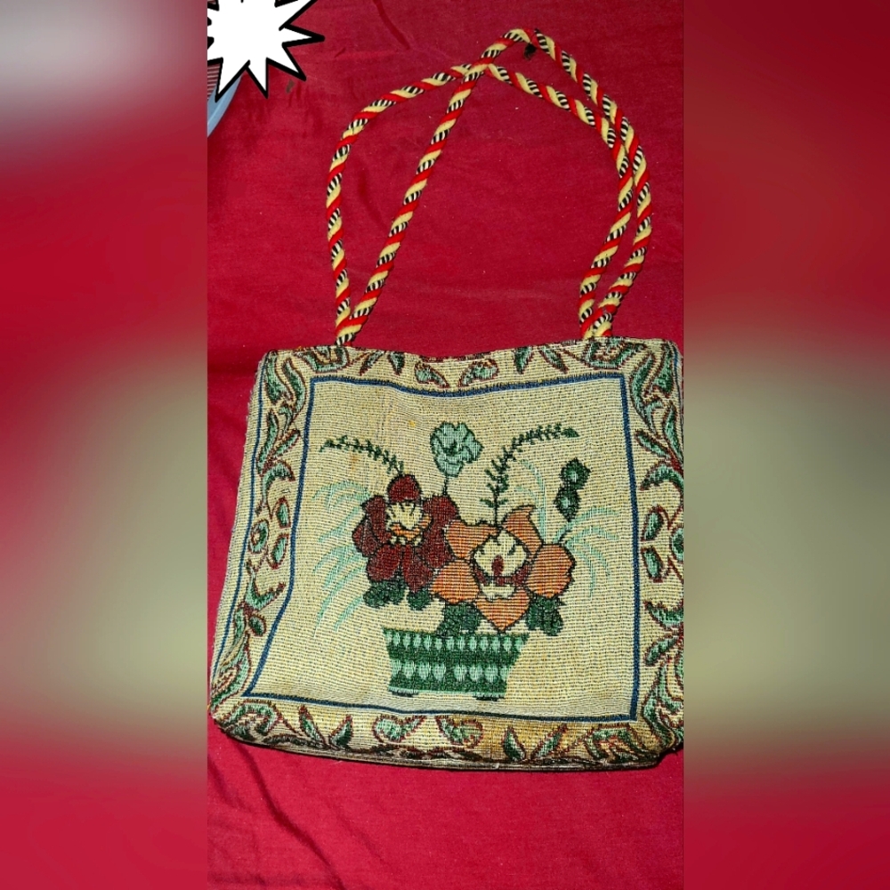 Floral Embroidered Purse 11x9 with small zipper pocket inside
